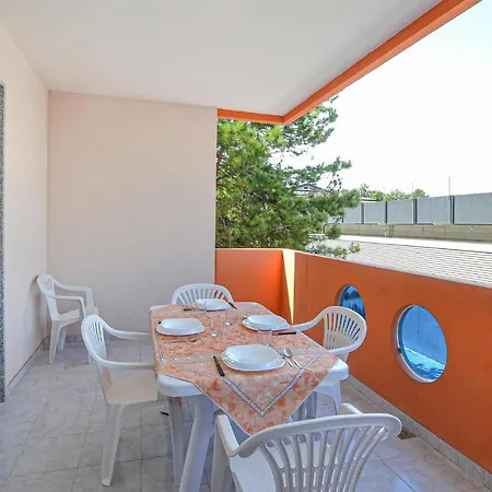 Lovely In With Kitchen *